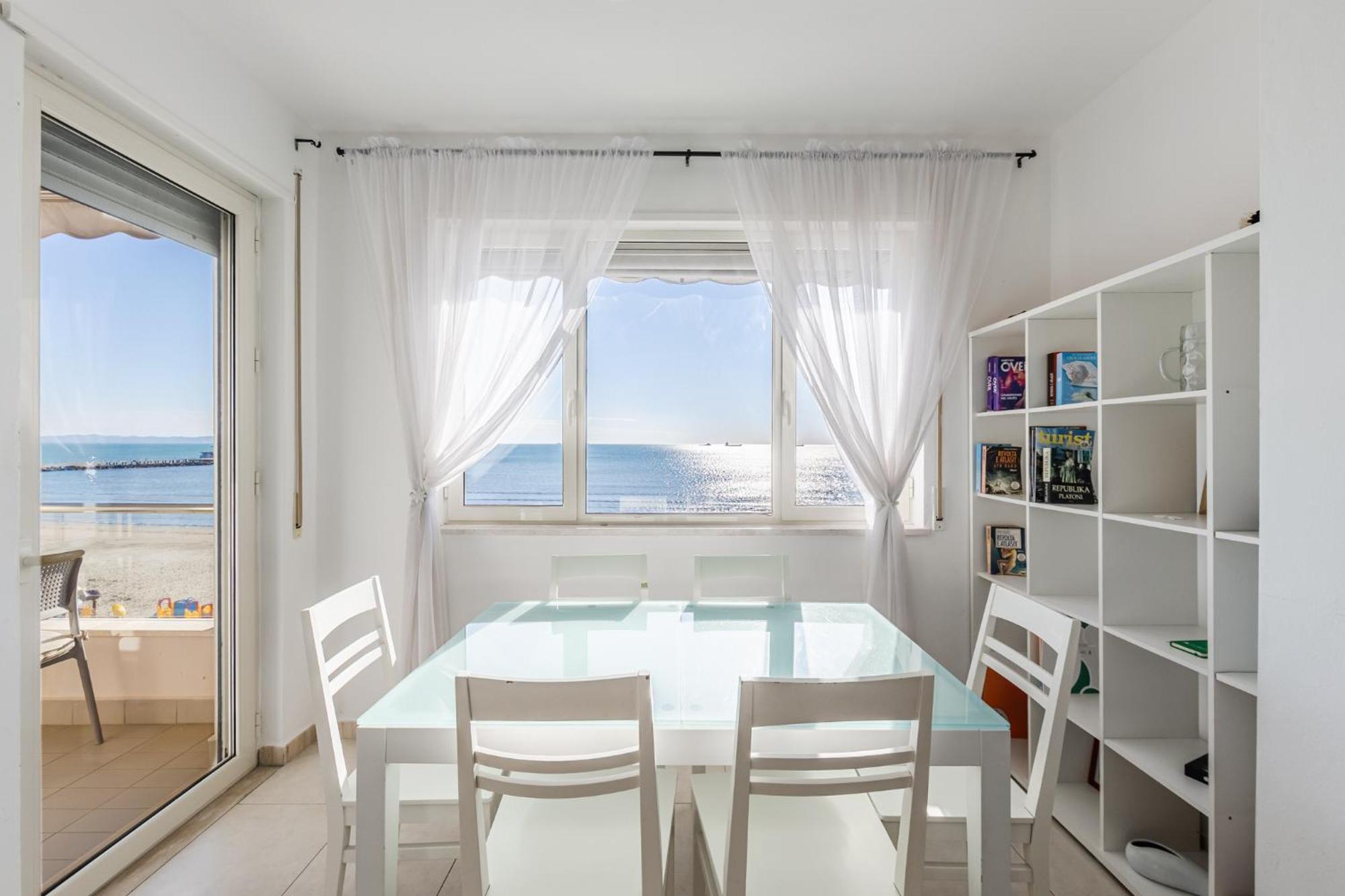 The Beachfront Apartment Durrës Eksteriør bilde