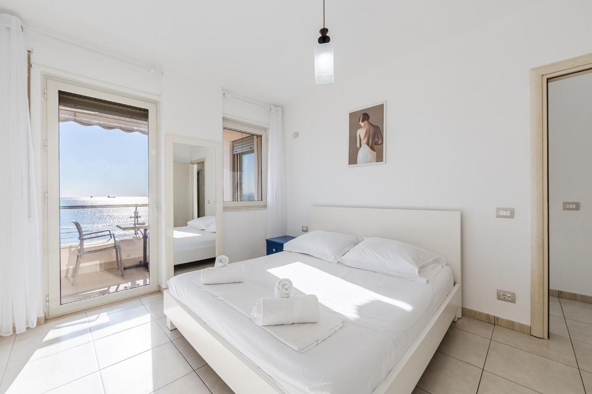 The Beachfront Apartment Durrës Eksteriør bilde
